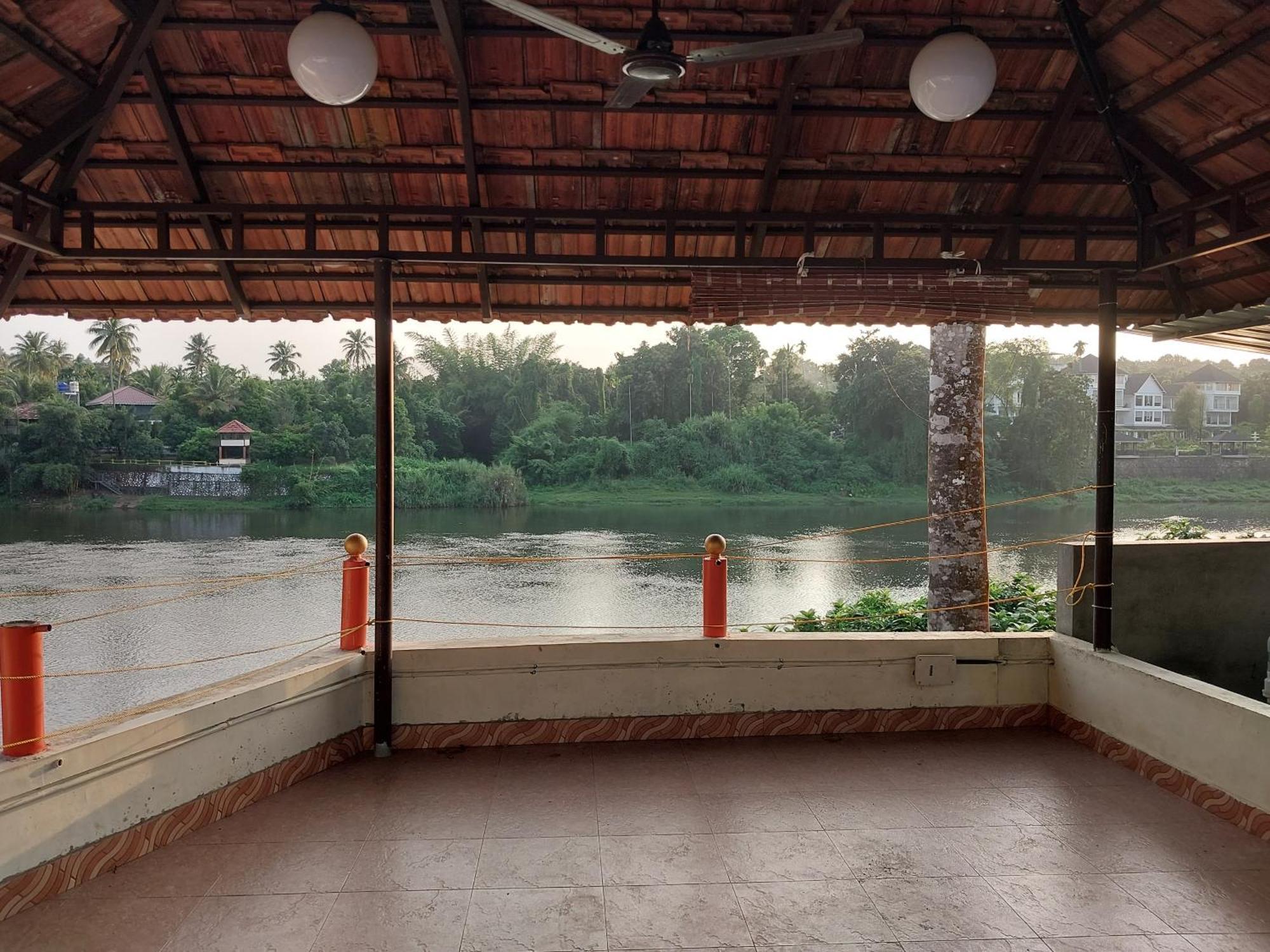 Stayberries River Rock Villa Athirapilly Kizhake Chalakudi Экстерьер фото